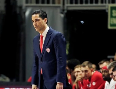 Ο Γιάννης Σφαιρόπουλος είναι ο Νο 1 υποψήφιος για να αντικαταστήσει τον Νέβεν Σπάχια